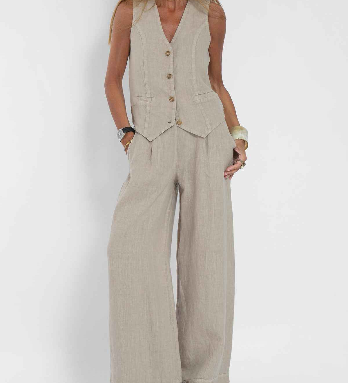 Aira - Gilet con Bottoni e Pantaloni Larghi